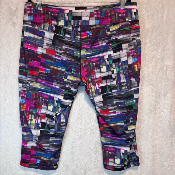 Danskin NRW Fitted Abstract Print Capri Leggings XXL/2XG (20)  Active/Athleisure - Picture 3 of 8